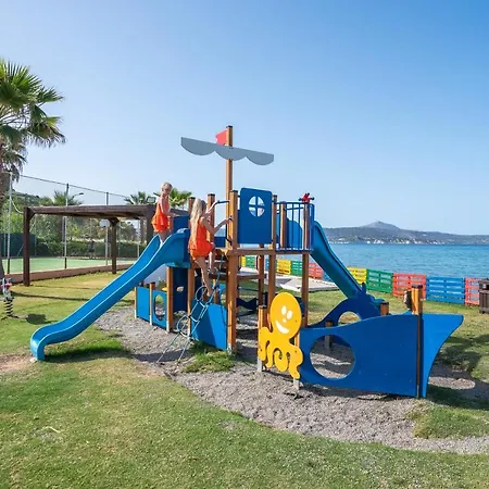 Kiani Family Resort 5*